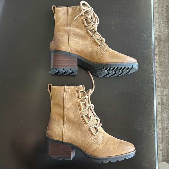 Sorel ‘Cate’ Booties - Picture 2 of 8